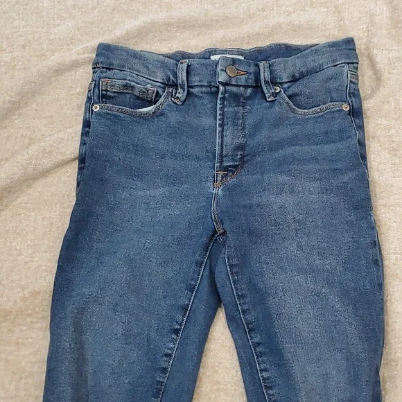 Good American distress blue crop ankle distressed jeans size 4/27 - Picture 7 of 13